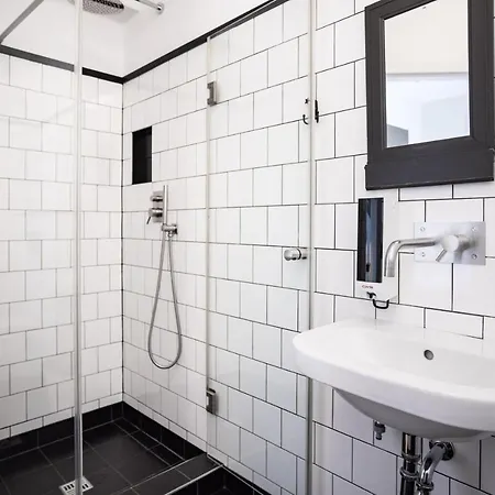 托比斯先生酒店 *